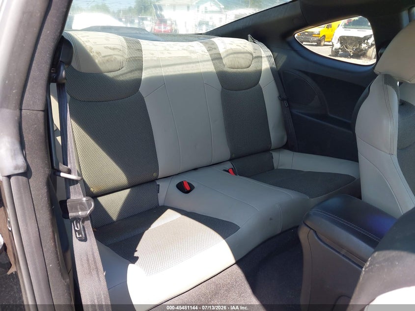 2013 Hyundai Genesis VIN KMHHT6KD0DU102812 IAAI salvage auction — NORMAL WEAR, Salvage Title, sold $375 on 2026-07-29 (photo 8)