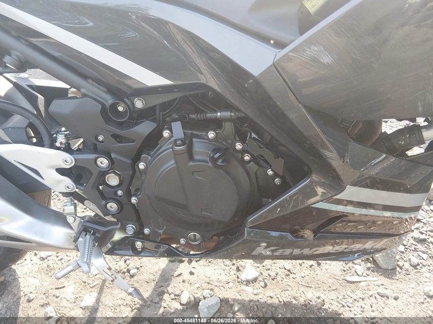 2020 Kawasaki Ex VIN JKAEXKG11LDA64828 IAAI salvage auction — RIGHT SIDE, Salvage (Virginia), sold $275 on 2026-07-28 (photo 8)