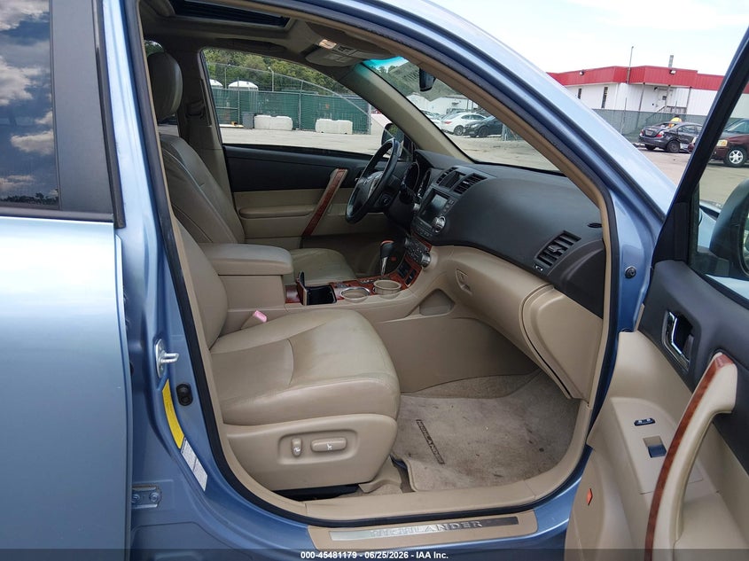 2008 Toyota Highlander VIN JTEES42A682081966 IAAI salvage auction — SIDE, Salvage - Greater Than 75% (Maryland), sold $2,300 on 2026-07-22 (photo 5)