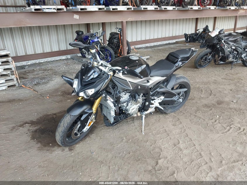 2016 BMW S 1000 VIN WB10D1205GZ696851 IAAI salvage auction — RIGHT SIDE, Salvage (Ohio), sold $550 on 2026-07-22 (photo 2)