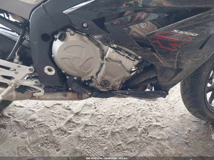 2016 BMW S 1000 VIN WB10D1205GZ696851 IAAI salvage auction — RIGHT SIDE, Salvage (Ohio), sold $550 on 2026-07-22 (photo 8)