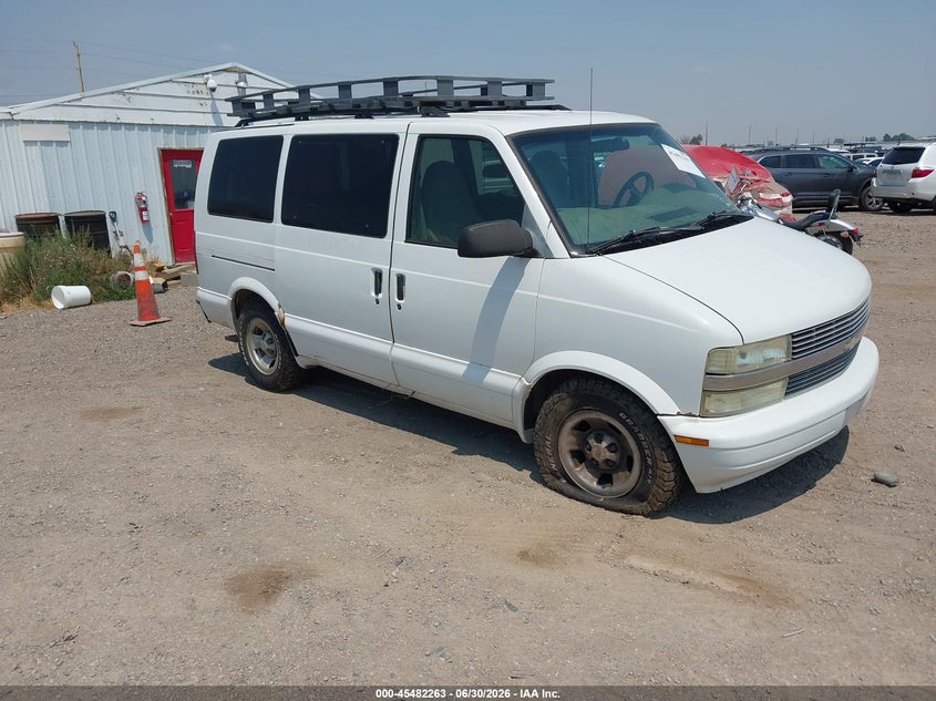 2002 Chevrolet Astro VIN 1GNEL19X12B134680 — IAAI salvage auction photo