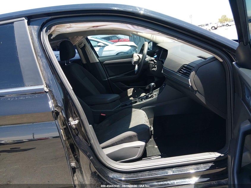 2019 Volkswagen Jetta VIN 3VWCB7BU2KM128155 IAAI salvage auction — FRONT END, Salvage Title, sold $1,550 on 2026-10-06 (photo 5)