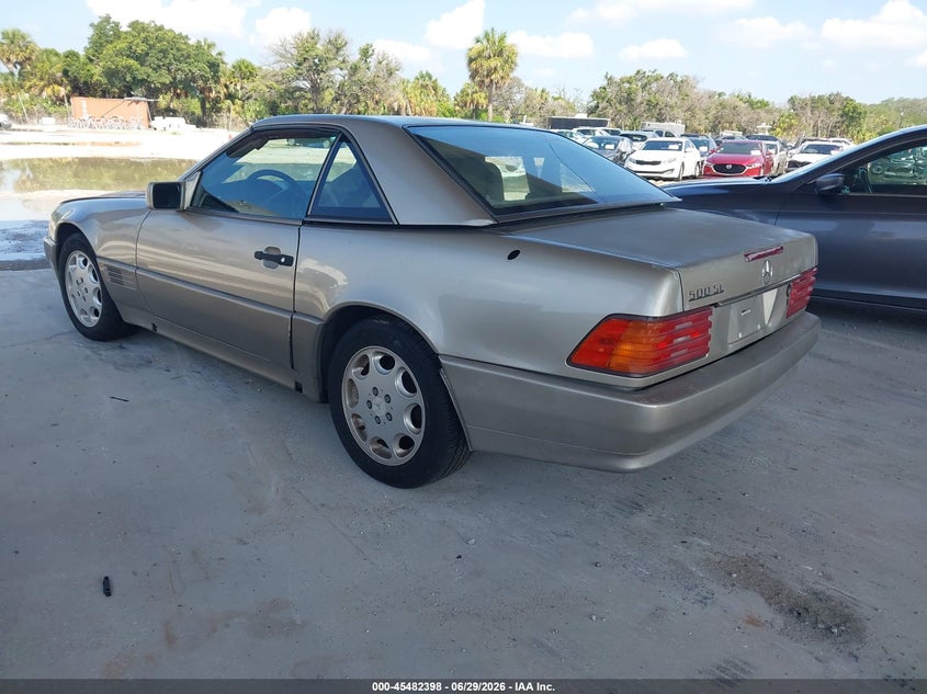1992 Mercedes-benz 500 VIN WDBFA66E5NF049520 IAAI salvage auction — FRONT & REAR, Clear (Florida), sold $25 on 2026-07-07 (photo 3)