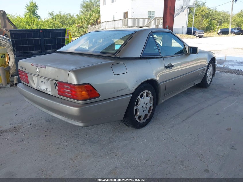 1992 Mercedes-benz 500 VIN WDBFA66E5NF049520 IAAI salvage auction — FRONT & REAR, Clear (Florida), sold $25 on 2026-07-07 (photo 4)