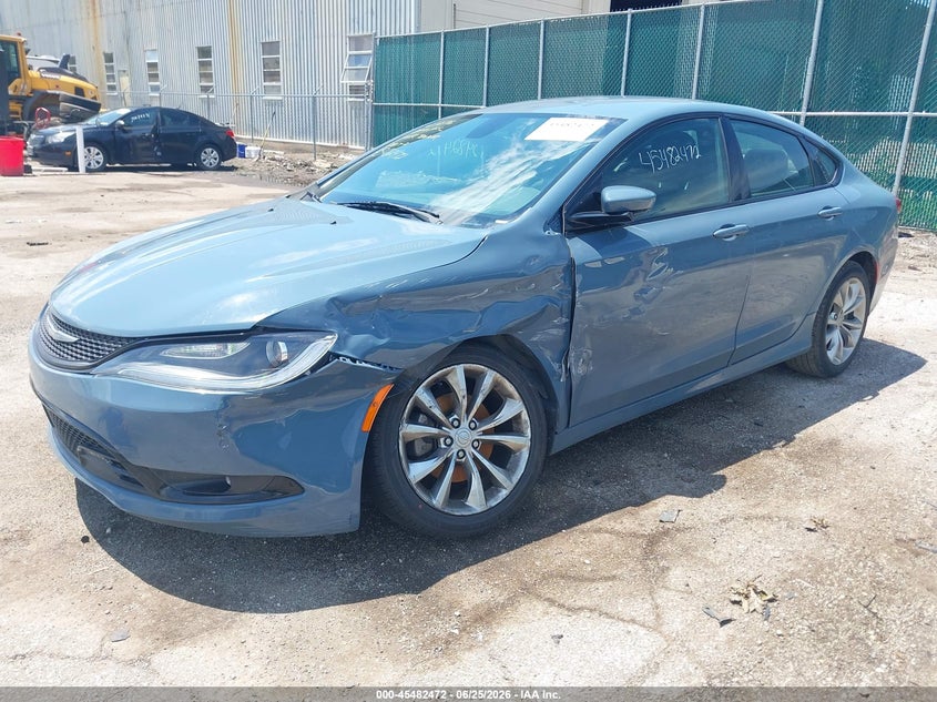 2015 Chrysler 200 VIN 1C3CCCBB4FN649689 IAAI salvage auction — LEFT SIDE, Salvage (Indiana), sold $600 on 2026-09-05 (photo 2)