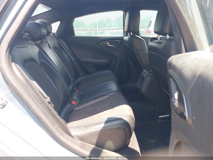 2015 Chrysler 200 VIN 1C3CCCBB4FN649689 IAAI salvage auction — LEFT SIDE, Salvage (Indiana), sold $600 on 2026-09-05 (photo 8)