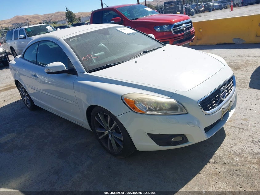 2012 Volvo C70 VIN YV1672MC4CJ131589 — IAAI salvage auction photo
