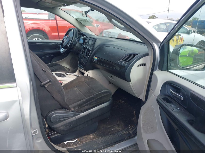 2012 Dodge Caravan VIN 2C4RDGDG4CR205956 IAAI salvage auction — NORMAL WEAR, Clear - Dealer Only (California), sold $425 on 2026-07-09 (photo 5)