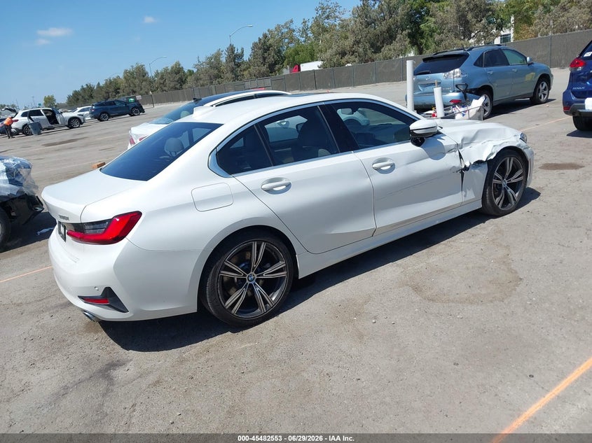 2019 BMW 3er VIN WBA5R1C59KAJ98600 IAAI salvage auction — RIGHT FRONT, Salvage Title, sold $11,450 on 2026-08-31 (photo 4)