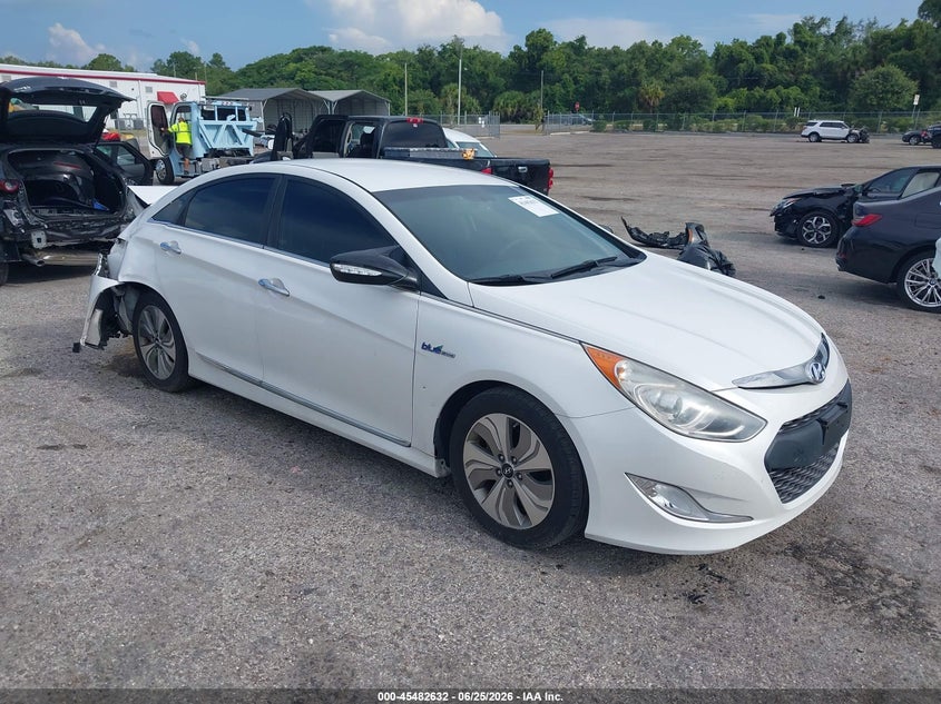 2013 Hyundai Sonata VIN KMHEC4A40DA096858 IAAI salvage auction — REAR END, Rebuildable (Florida), sold $675 on 2026-07-16 (photo 1)
