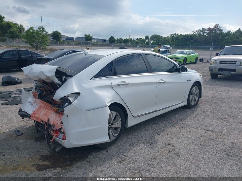 2013 Hyundai Sonata VIN KMHEC4A40DA096858 IAAI salvage auction — REAR END, Rebuildable (Florida), sold $675 on 2026-07-16 (photo 4)