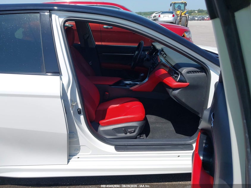 2020 Toyota Camry VIN 4T1K61BK6LU005160 IAAI salvage auction — SIDE, Salvage (Nebraska), sold $9,000 on 2026-07-30 (photo 5)