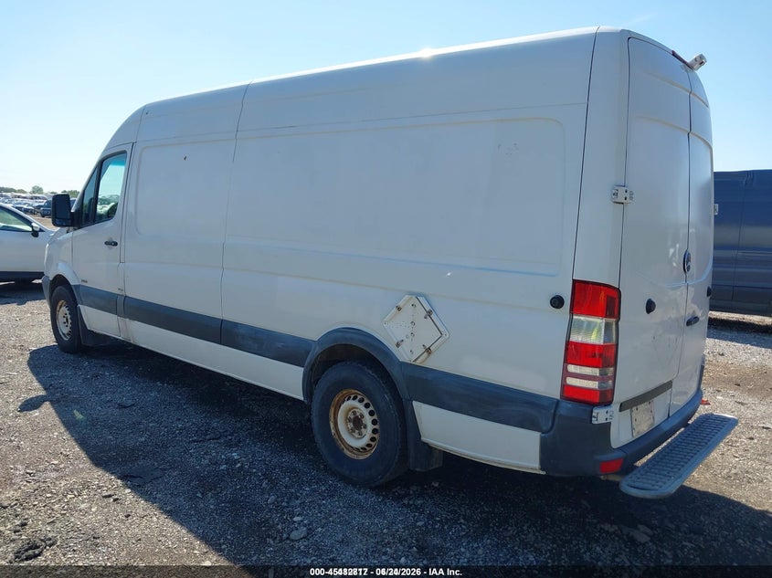 2011 Mercedes-benz Sprinter VIN WD3PE8CB5B5606048 IAAI salvage auction — RIGHT FRONT, Clear (Virginia), sold $600 on 2026-07-29 (photo 3)