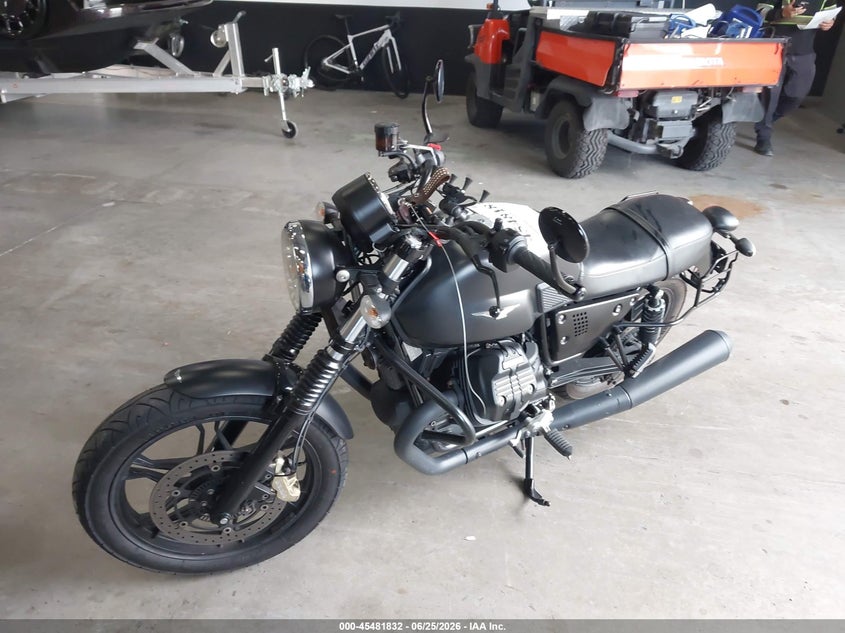 2017 Moto guzzi VIN ZGULDU003HM000231 IAAI salvage auction — REAR END, Salvage Title, sold $1,775 on 2026-08-11 (photo 2)