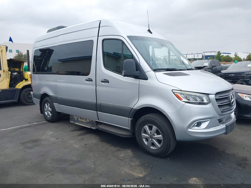 2021 Mercedes-benz Sprinter VIN W1Z70FGY4MT049386 IAAI salvage auction — RIGHT SIDE, Salvage Title, sold $16,950 on 2026-07-17 (photo 1)