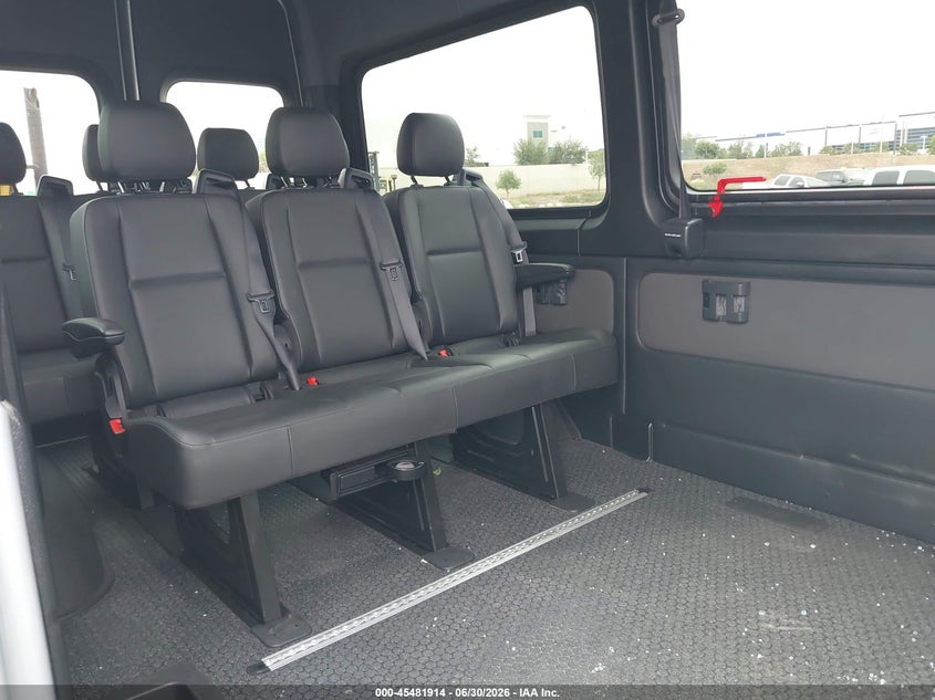 2021 Mercedes-benz Sprinter VIN W1Z70FGY4MT049386 IAAI salvage auction — RIGHT SIDE, Salvage Title, sold $16,950 on 2026-07-17 (photo 8)