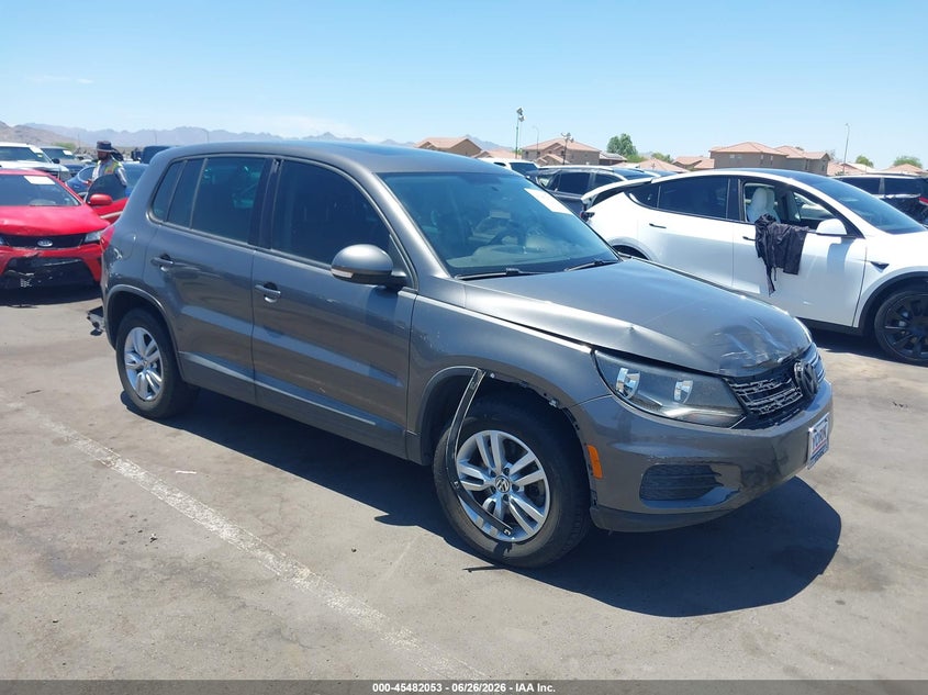 2013 Volkswagen Tiguan VIN WVGBV3AX0DW613757 IAAI salvage auction — RIGHT FRONT, Salvage Title, sold $1,500 on 2026-08-11 (photo 1)