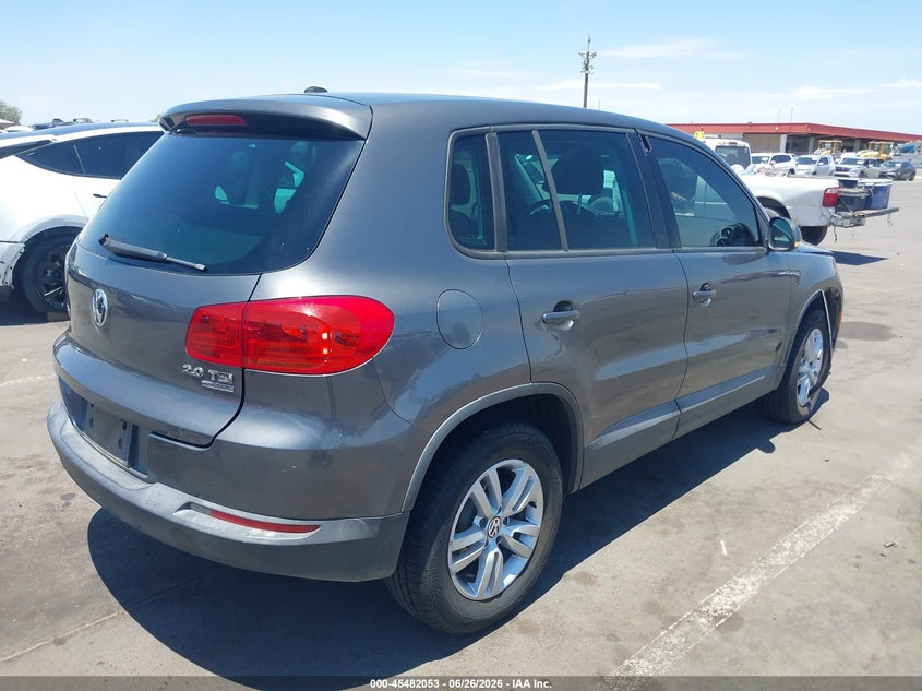 2013 Volkswagen Tiguan VIN WVGBV3AX0DW613757 IAAI salvage auction — RIGHT FRONT, Salvage Title, sold $1,500 on 2026-08-11 (photo 4)