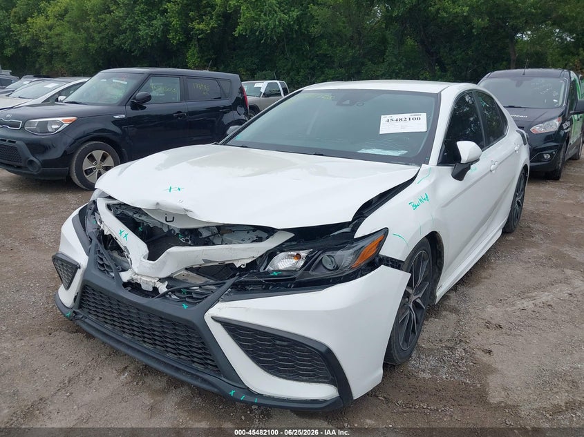 2021 Toyota Camry VIN 4T1G11AK4MU486193 IAAI salvage auction — FRONT END, Clear (Indiana), sold $9,900 on 2026-08-01 (photo 2)