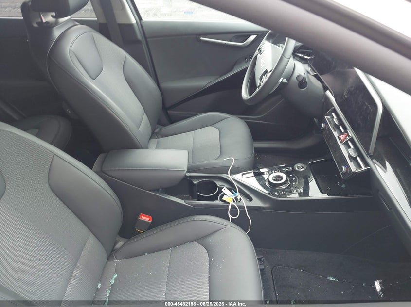 2025 Kia Niro VIN KNDCR3L18S5140621 IAAI salvage auction — SIDE, Salvage Title, sold $9,800 on 2026-08-22 (photo 5)