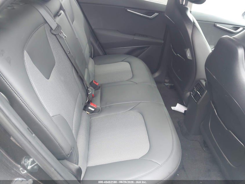 2025 Kia Niro VIN KNDCR3L18S5140621 IAAI salvage auction — SIDE, Salvage Title, sold $9,800 on 2026-08-22 (photo 8)
