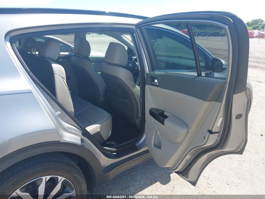 2019 Kia Sportage VIN KNDPN3ACXK7577963 IAAI salvage auction — REAR END, Rebuildable (Florida), sold $4,950 on 2026-07-16 (photo 8)