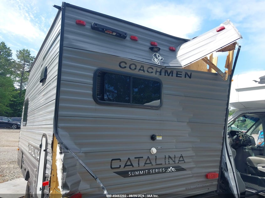 2025 Catalina N/a VIN 5ZT2CABC9SK009489 IAAI salvage auction — REAR END, Mv-907A (New York), sold $825 on 2026-07-14 (photo 3)
