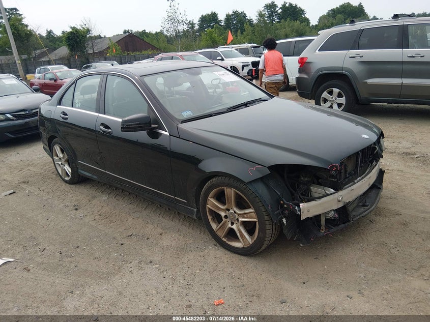 2011 Mercedes-benz C class VIN WDDGF8BB3BR169380 IAAI salvage auction — FRONT END, Clear (Massachusetts), sold $800 on 2026-07-24 (photo 1)
