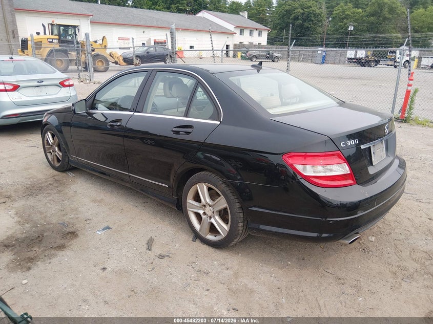 2011 Mercedes-benz C class VIN WDDGF8BB3BR169380 IAAI salvage auction — FRONT END, Clear (Massachusetts), sold $800 on 2026-07-24 (photo 3)