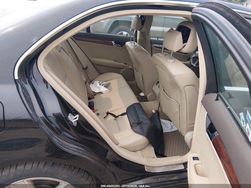 2011 Mercedes-benz C class VIN WDDGF8BB3BR169380 IAAI salvage auction — FRONT END, Clear (Massachusetts), sold $800 on 2026-07-24 (photo 8)