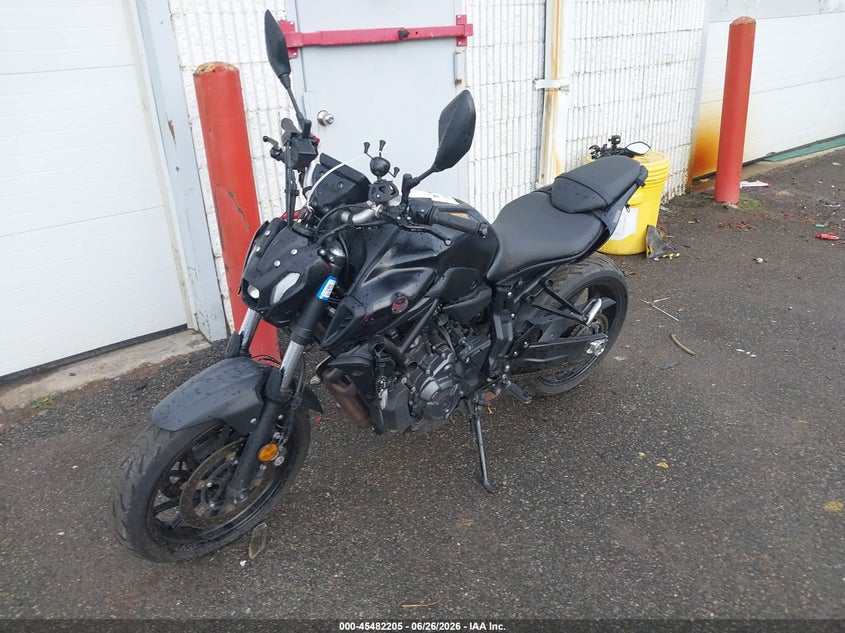 2024 Yamaha Mt VIN JYARM32E3RA011292 IAAI salvage auction — SIDE, Salvage Title, sold $1,050 on 2026-07-28 (photo 2)