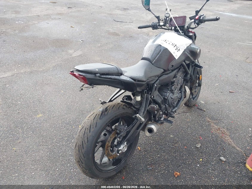 2024 Yamaha Mt VIN JYARM32E3RA011292 IAAI salvage auction — SIDE, Salvage Title, sold $1,050 on 2026-07-28 (photo 4)