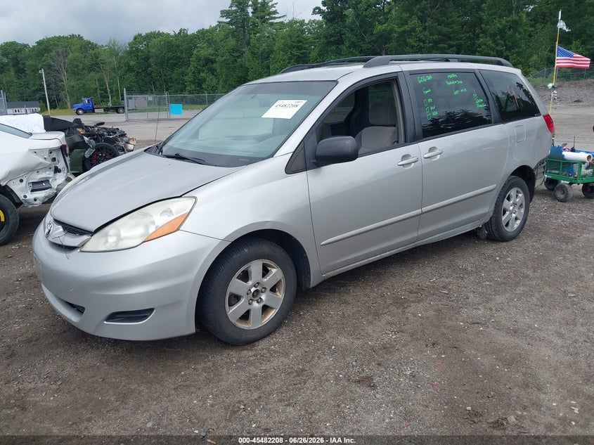 2007 Toyota Sienna VIN 5TDZK23C77S018084 IAAI salvage auction — REAR END, Clear (Massachusetts), sold $525 on 2026-07-24 (photo 2)