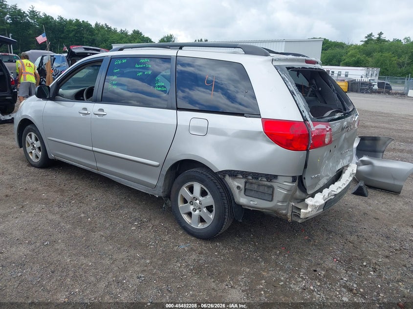 2007 Toyota Sienna VIN 5TDZK23C77S018084 IAAI salvage auction — REAR END, Clear (Massachusetts), sold $525 on 2026-07-24 (photo 3)