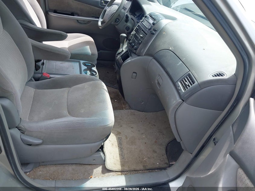 2007 Toyota Sienna VIN 5TDZK23C77S018084 IAAI salvage auction — REAR END, Clear (Massachusetts), sold $525 on 2026-07-24 (photo 5)