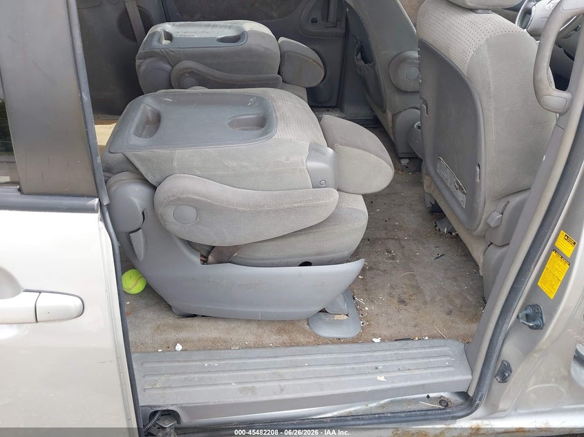2007 Toyota Sienna VIN 5TDZK23C77S018084 IAAI salvage auction — REAR END, Clear (Massachusetts), sold $525 on 2026-07-24 (photo 8)