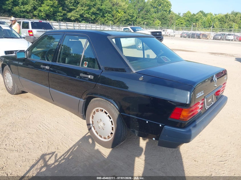 1992 Mercedes-benz 190 VIN WDBDA28D7NF901693 IAAI salvage auction — NORMAL WEAR, Clear (Tennessee), sold $3,750 on 2026-07-08 (photo 3)