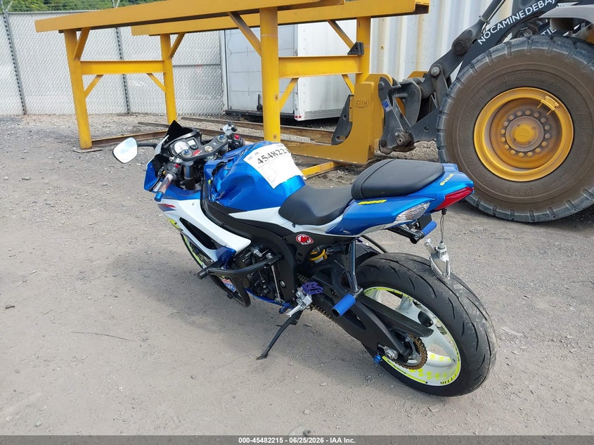 2009 Suzuki Gsx-r600 VIN JS1GN7EA292105922 IAAI salvage auction — RIGHT FRONT, Salvage (Pennsylvania), sold $1,575 on 2026-07-08 (photo 3)