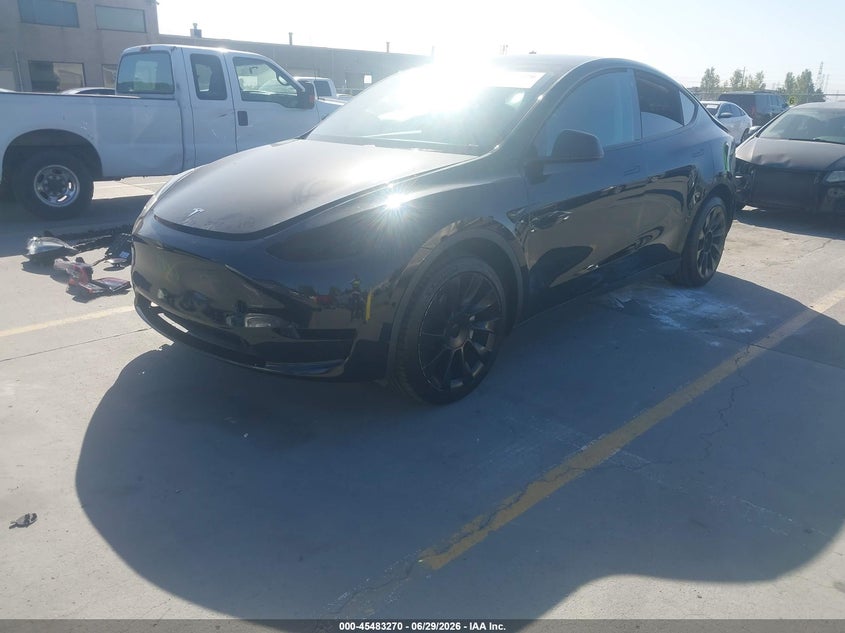 2021 Tesla Model y VIN 5YJYGDEE7MF076557 IAAI salvage auction — REAR END, Salvage (California), sold $8,100 on 2026-07-20 (photo 2)