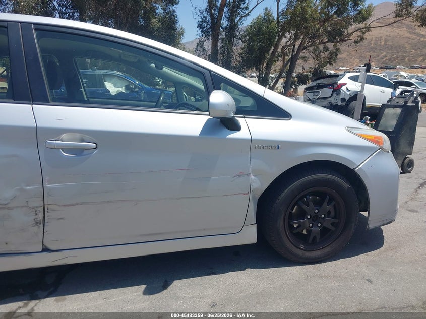 2015 Toyota Prius VIN JTDKN3DUXF0446738 IAAI salvage auction — RIGHT SIDE, Salvage (California), sold $1,200 on 2026-07-21 (photo 6)