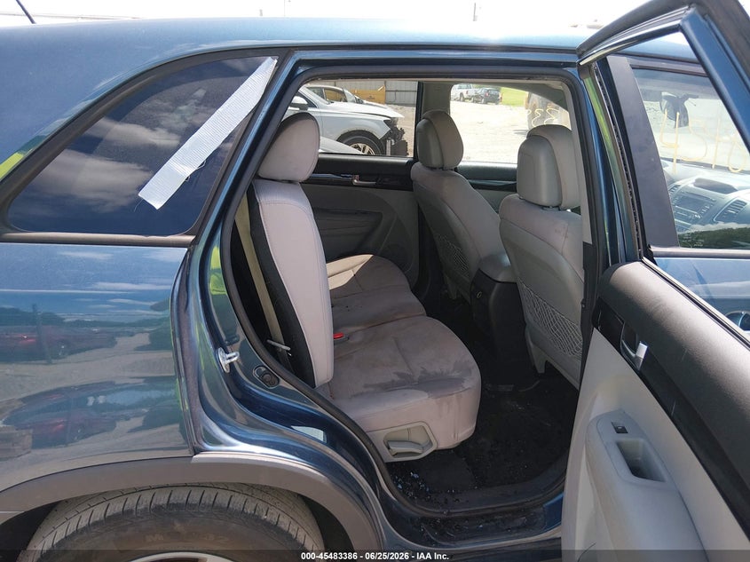 2014 Kia Sorento VIN 5XYKT3A68EG467916 IAAI salvage auction — VANDALISM, Salvage (Iowa), sold $650 on 2026-07-12 (photo 8)