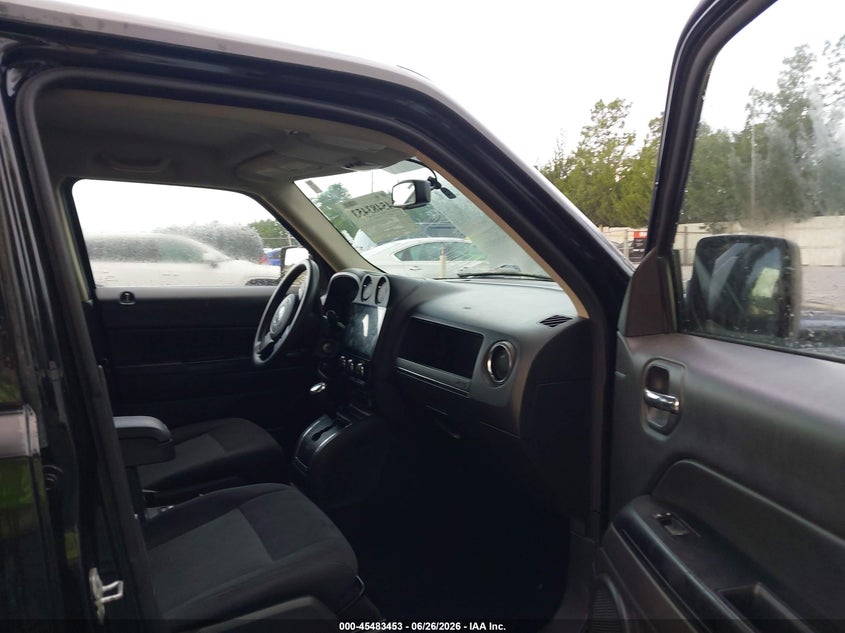 2016 Jeep Liberty (patriot) VIN 1C4NJRBB6GD566396 IAAI salvage auction — NORMAL WEAR, Clear (Florida), sold $300 on 2026-07-17 (photo 5)