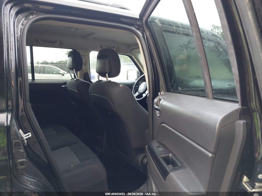 2016 Jeep Liberty (patriot) VIN 1C4NJRBB6GD566396 IAAI salvage auction — NORMAL WEAR, Clear (Florida), sold $300 on 2026-07-17 (photo 8)