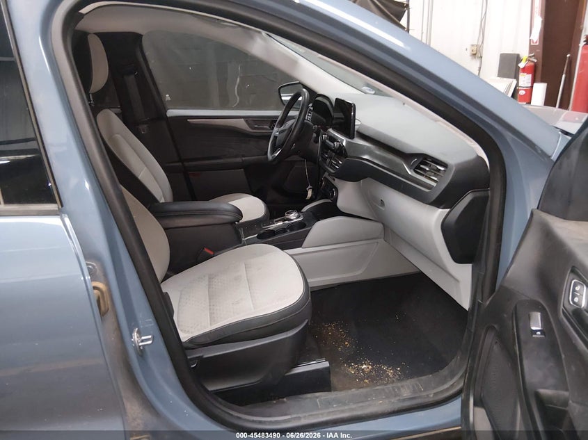 2023 Ford Escape VIN 1FMCU0GN5PUB07501 IAAI salvage auction — LEFT FRONT, Salvage Title, sold $4,500 on 2026-08-03 (photo 5)