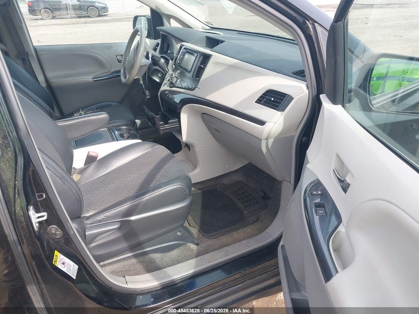 2014 Toyota Sienna VIN 5TDXK3DC6ES422714 IAAI salvage auction — FRONT & REAR, Clear (Virginia), sold $725 on 2026-07-31 (photo 5)