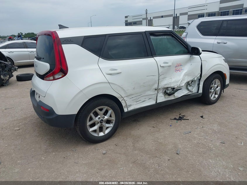 2022 Kia Soul VIN KNDJ23AU9N7156408 IAAI salvage auction — SIDE, Salvage (Texas), sold $2,600 on 2026-08-02 (photo 4)