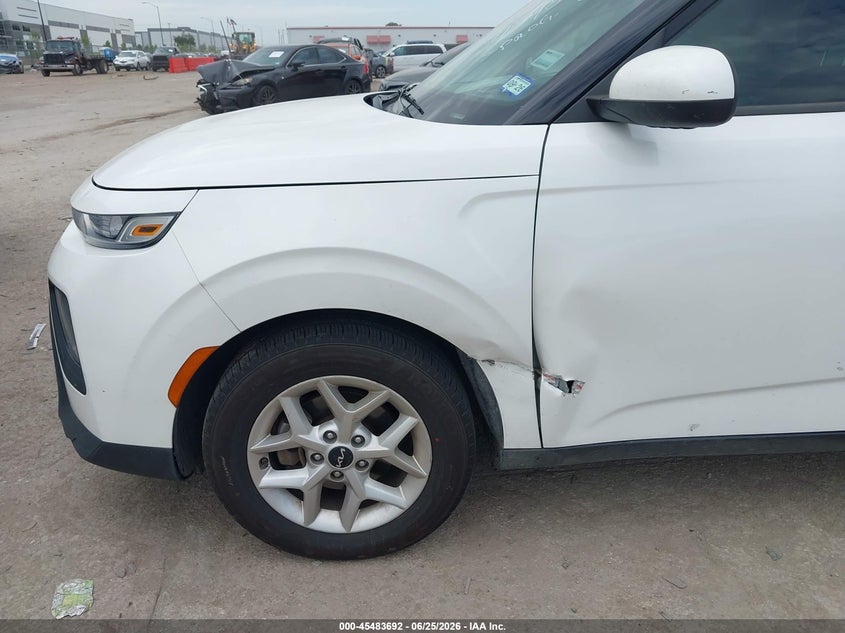 2022 Kia Soul VIN KNDJ23AU9N7156408 IAAI salvage auction — SIDE, Salvage (Texas), sold $2,600 on 2026-08-02 (photo 6)