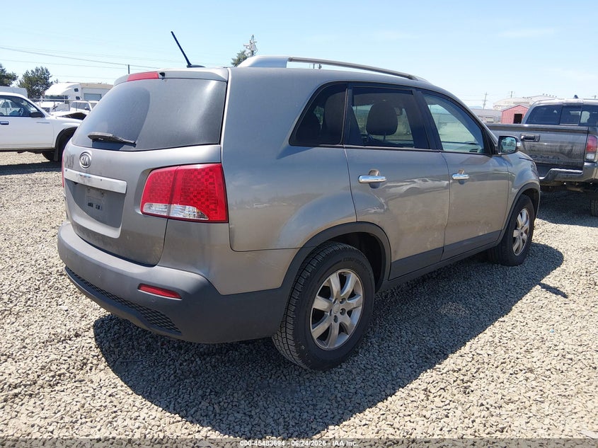 2012 Kia Sorento VIN 5XYKT3A64CG210054 IAAI salvage auction — NORMAL WEAR, Peddle Clear Public-Restricted (Oregon), sold $325 on 2026-07-29 (photo 4)