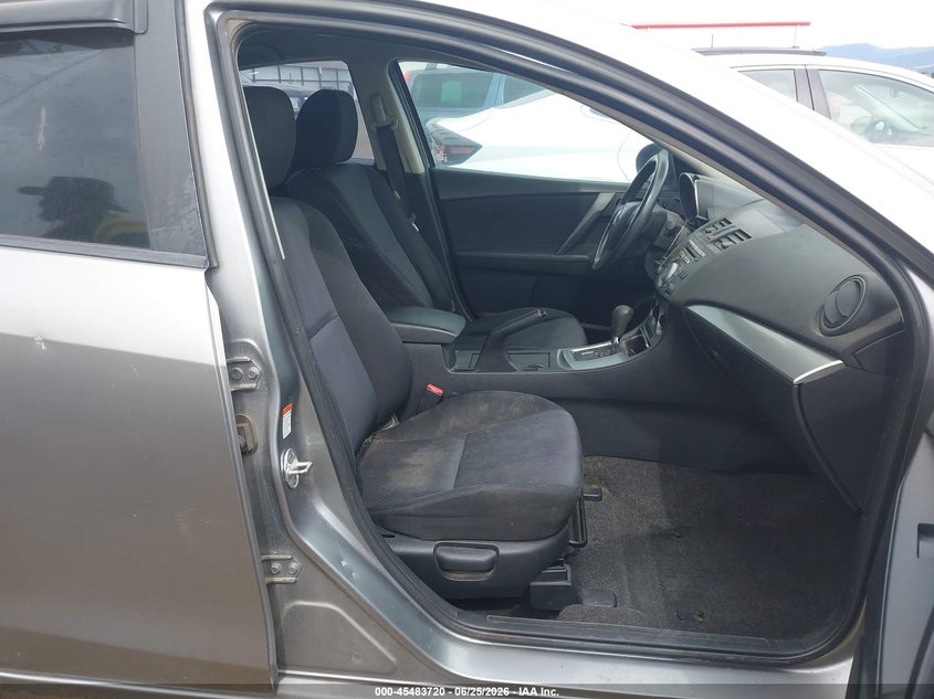 2010 Mazda 3 VIN JM1BL1SF8A1214981 IAAI salvage auction — NORMAL WEAR, Clear (Washington), sold $400 on 2026-07-07 (photo 5)